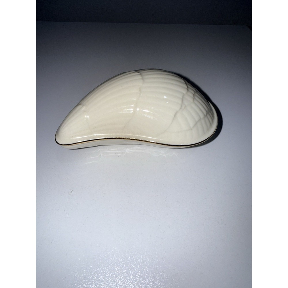 Lenox Vintage Mussel Shell Box With Lid With Gold Rim / Fine China Trinket Box